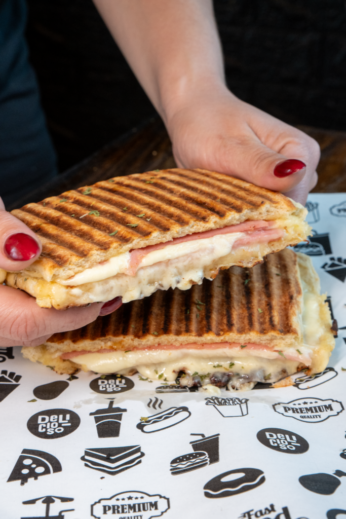 Riqui's Batidos y Paninis
